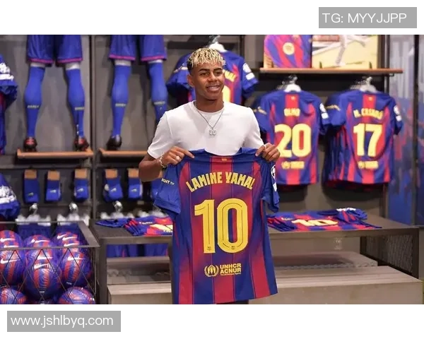 巴黎足球明星的血统背景揭秘他是某足球传奇后裔的真相