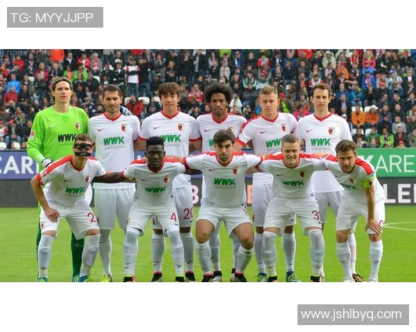 足球巨星风采尽显经典壁纸展现赛场英雄风貌与激情四溢瞬间